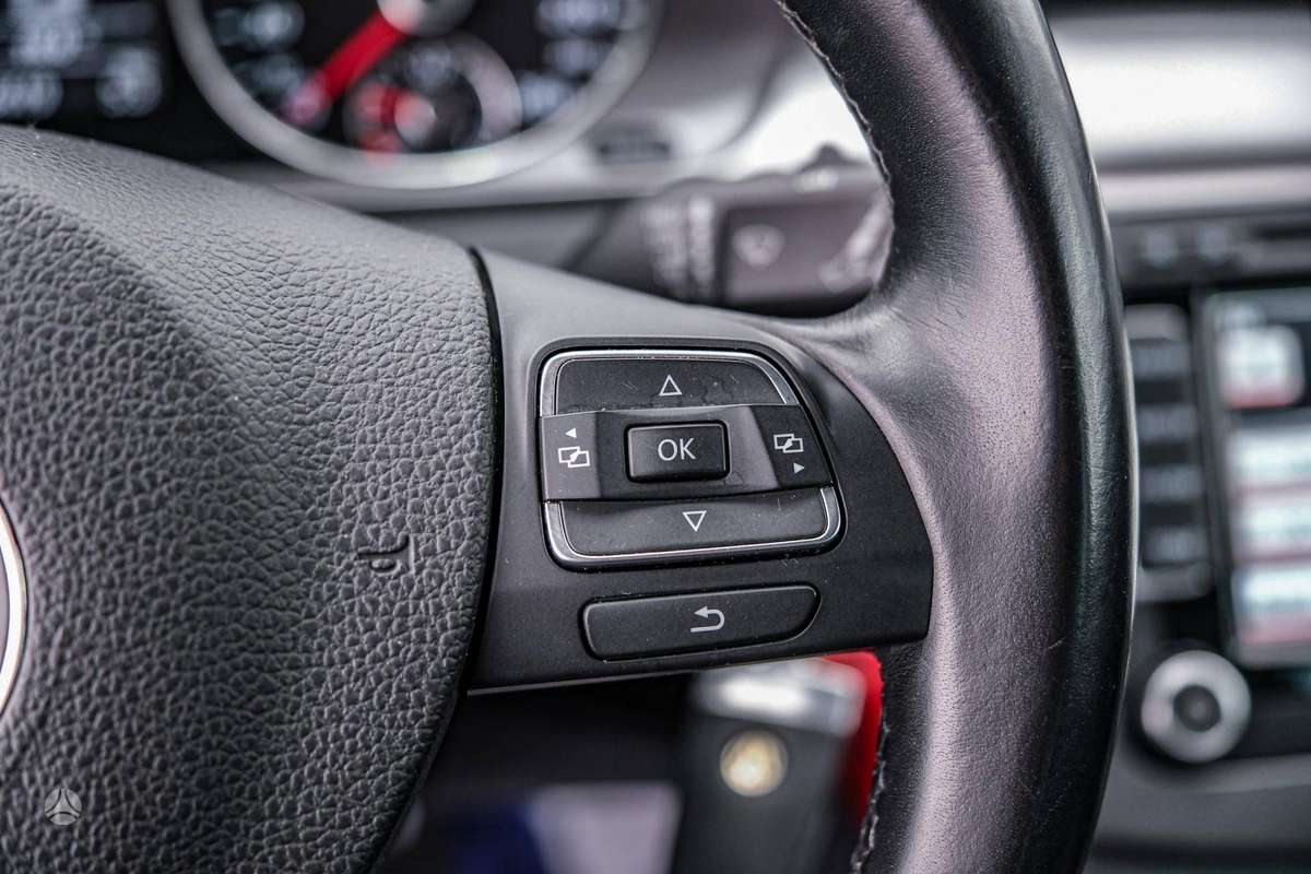 Volkswagen Passat 2011 — photo 20