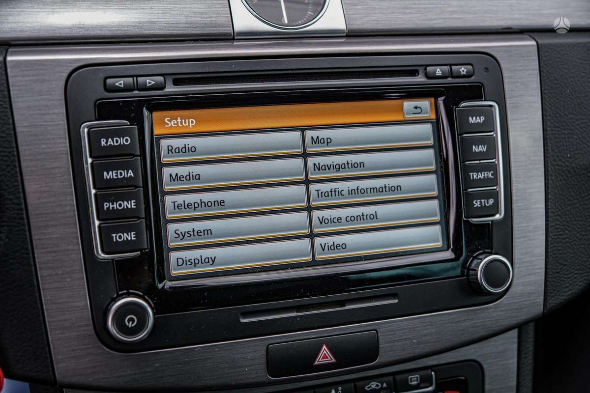 Volkswagen Passat 2011 — photo 22