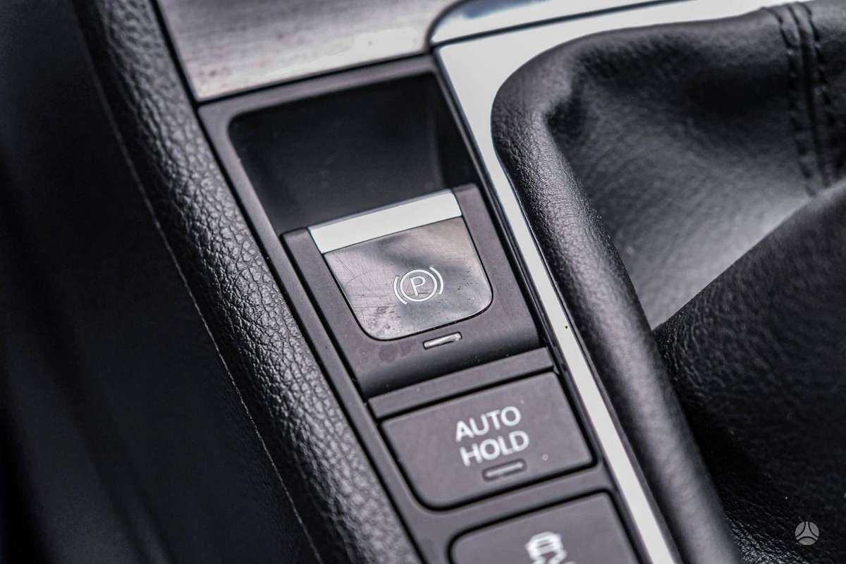 Volkswagen Passat 2011 — photo 26