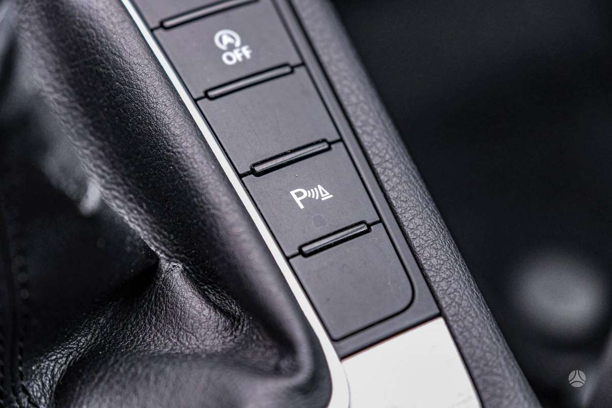 Volkswagen Passat 2011 — photo 27