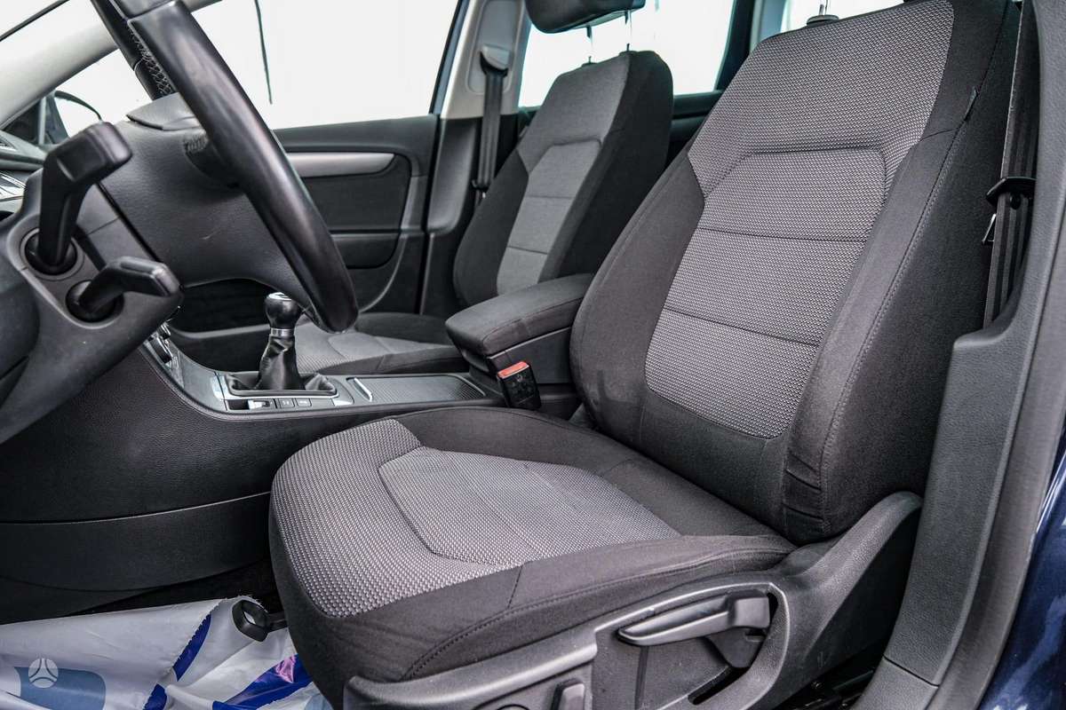 Volkswagen Passat 2011 — photo 6