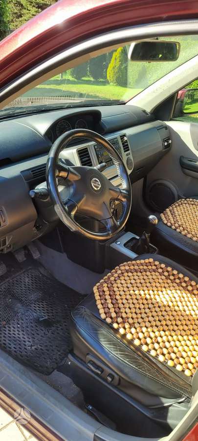 Nissan X-Trail 2004 — interior