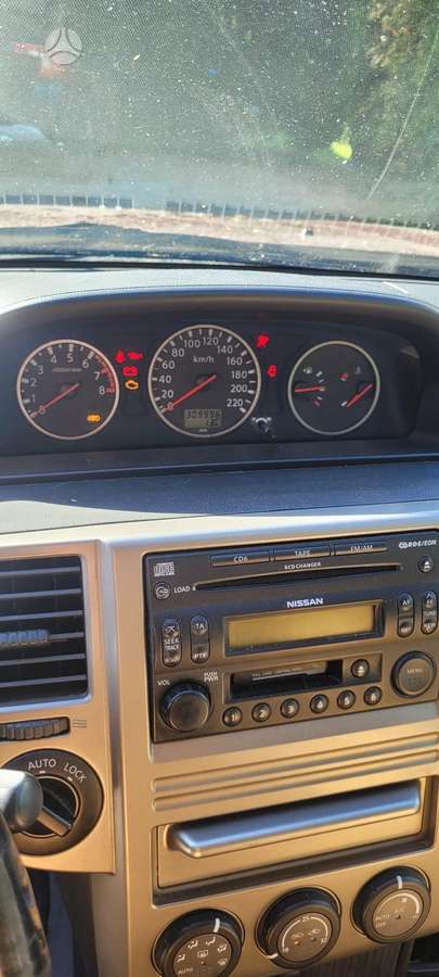 Nissan X-Trail 2004 — engine 2488 cm³, 165 HP (121kW)