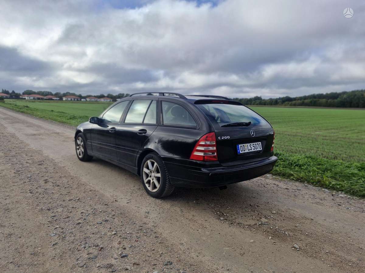 Mercedes-Benz C200 2007 — rear view