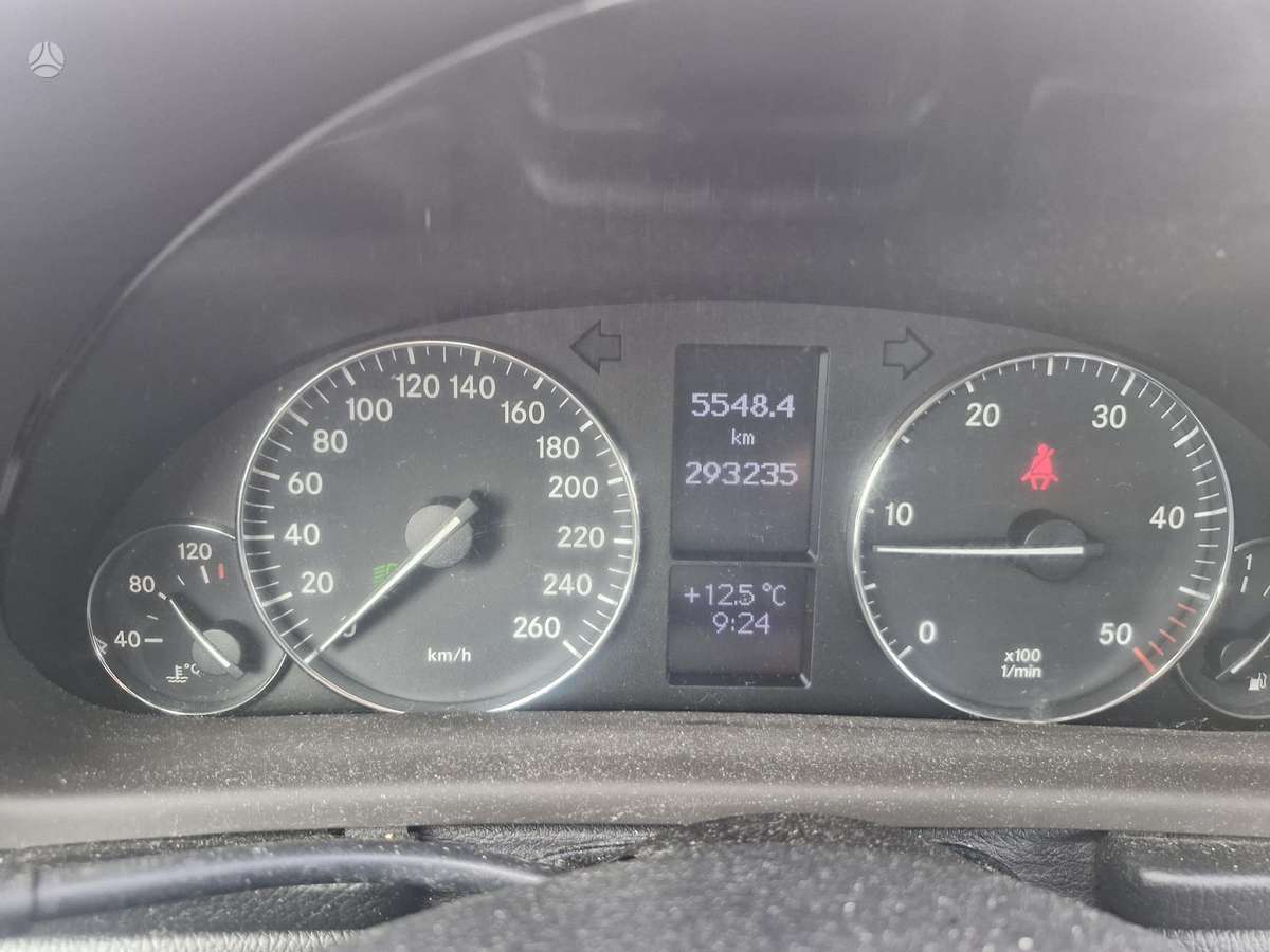 Mercedes-Benz C200 2007 — photo 9