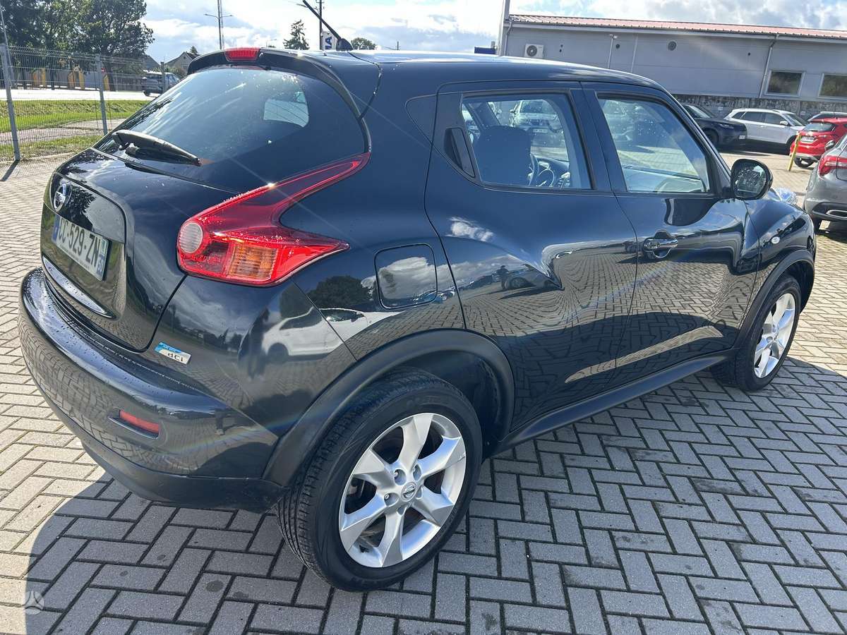 Nissan Juke 2012 — interior