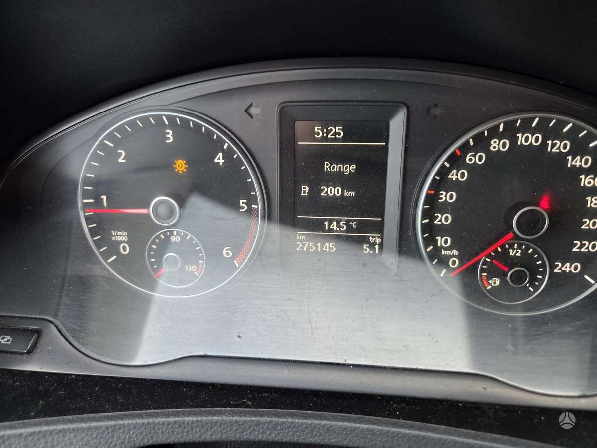 Volkswagen Transporter 2011 — photo 11