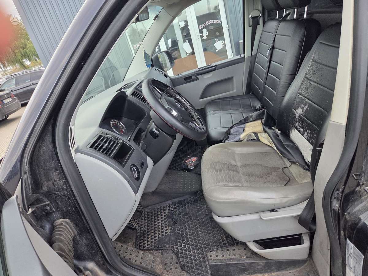 Volkswagen Transporter 2011 — photo 13