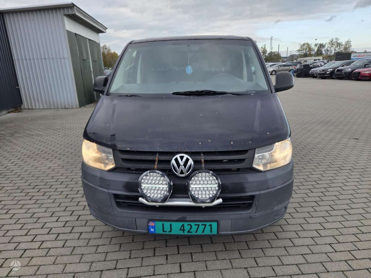 Volkswagen Transporter 2011 — interior