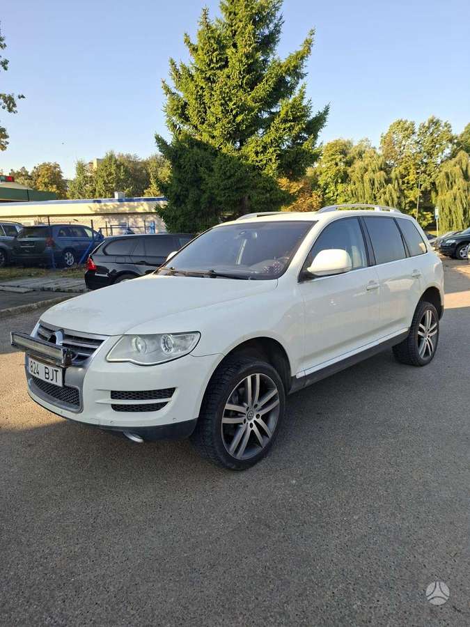Volkswagen Touareg 2008 — rear view