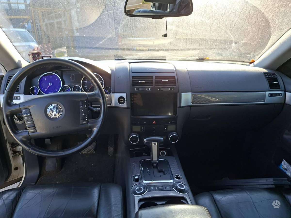 Volkswagen Touareg 2008 — photo 9