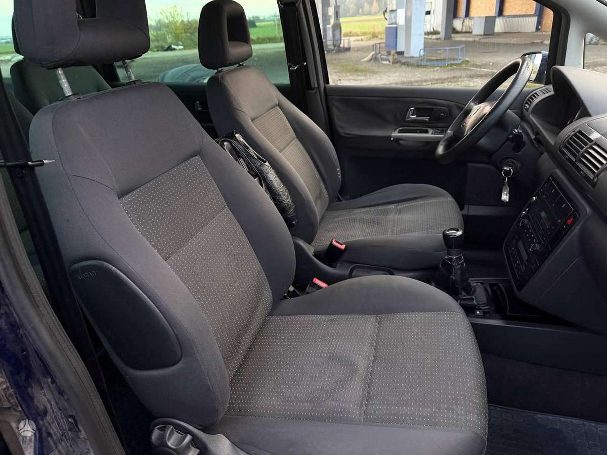 Seat Alhambra 2006 — photo 16