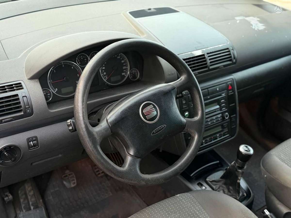 Seat Alhambra 2006 — photo 19