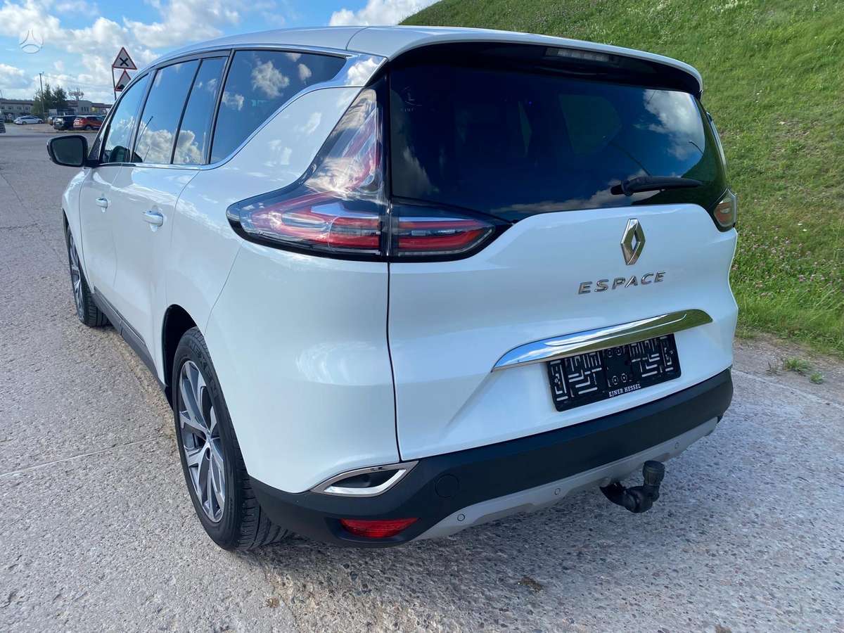 Renault Espace 2015 — двигун 1598 cm³, 131 HP (96kW)
