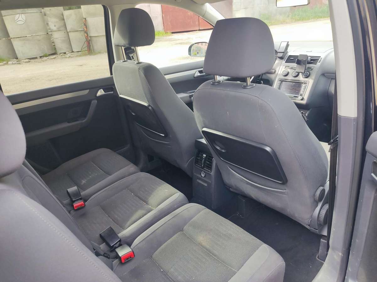 Volkswagen Touran 2009 — photo 12
