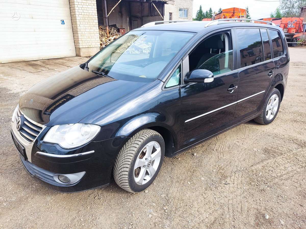 Volkswagen Touran 2009 — photo 8
