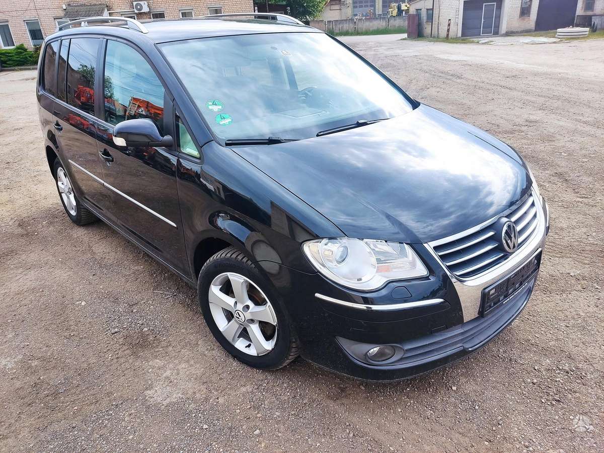 Volkswagen Touran 2009 — photo 9