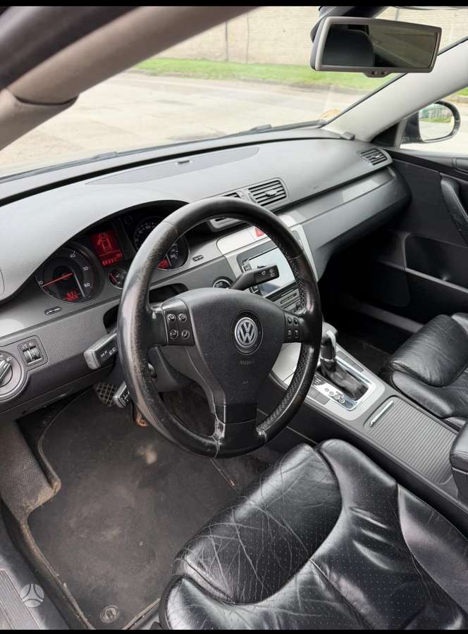 Volkswagen Passat 2006 — interior