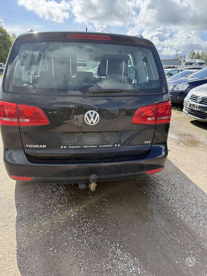 Volkswagen Touran 2012 — photo 11