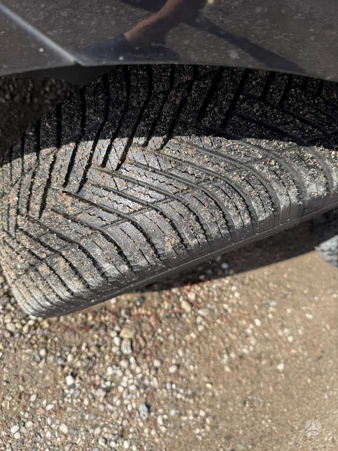 Volkswagen Touran 2012 — photo 13