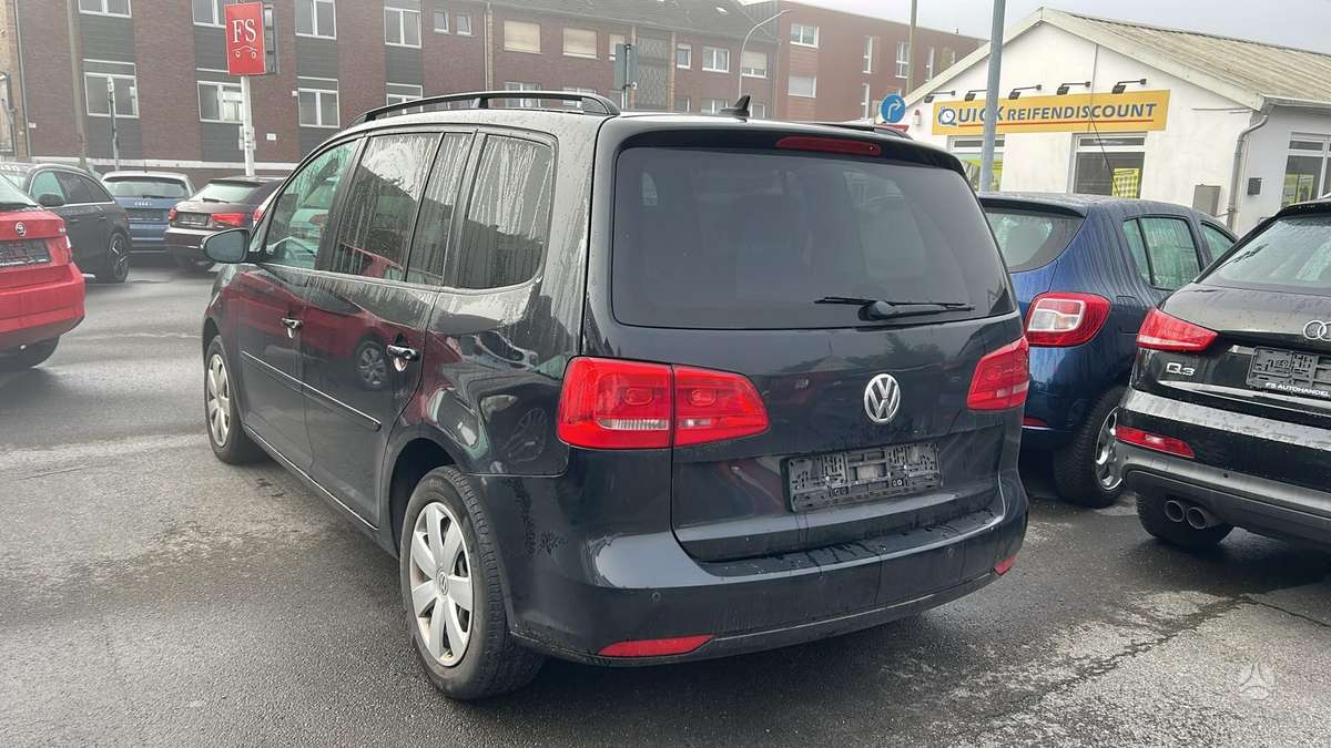 Volkswagen Touran 2012 — photo 6