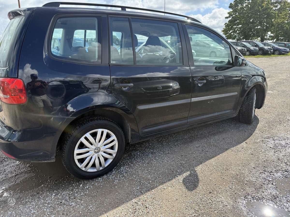 Volkswagen Touran 2012 — photo 6