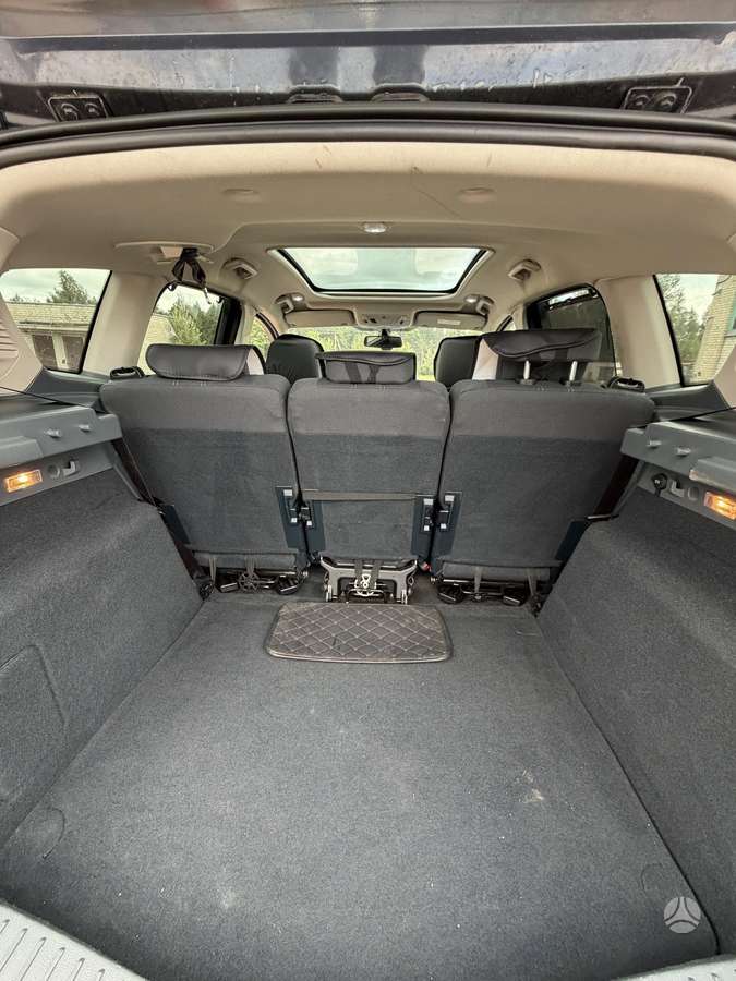 Ford C-MAX 2011 — photo 11