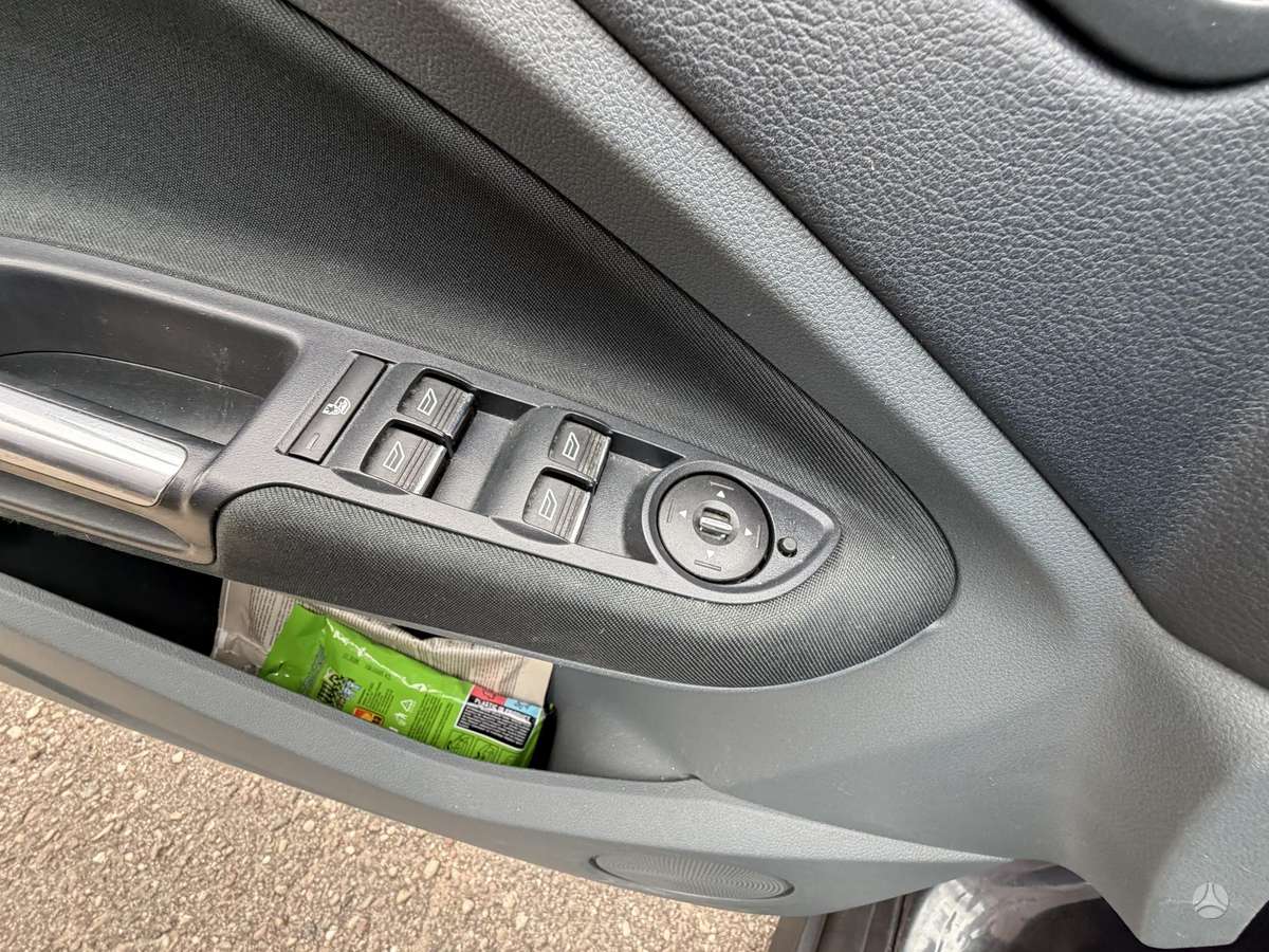 Ford C-MAX 2011 — photo 12