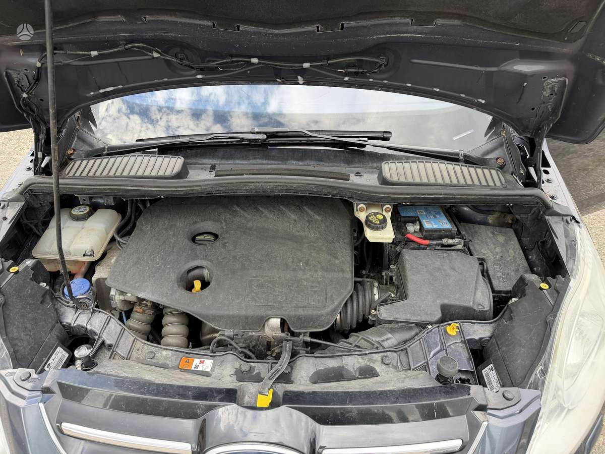 Ford C-MAX 2011 — photo 17
