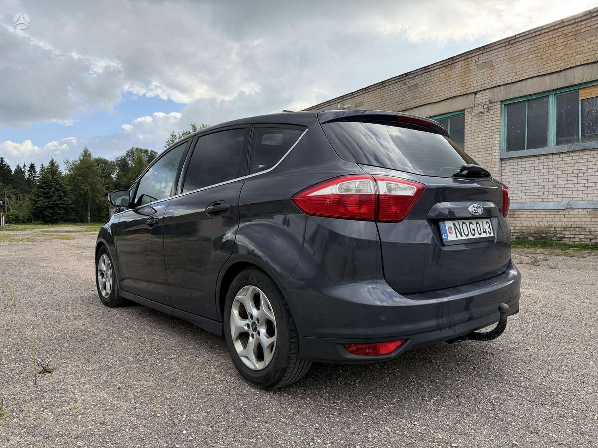 Ford C-MAX 2011 — rear view