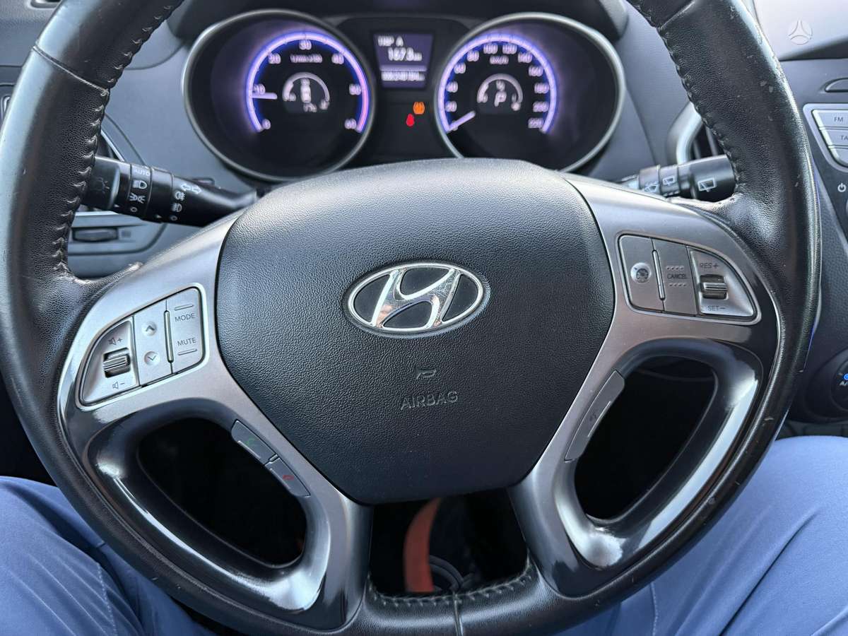 Hyundai ix35 2011 — photo 14