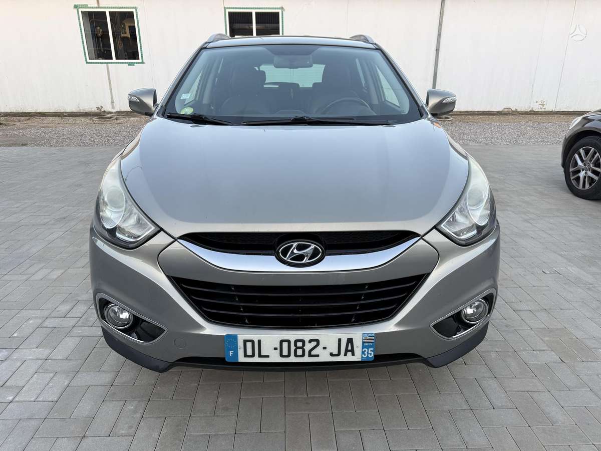 Hyundai ix35 2011 — rear view