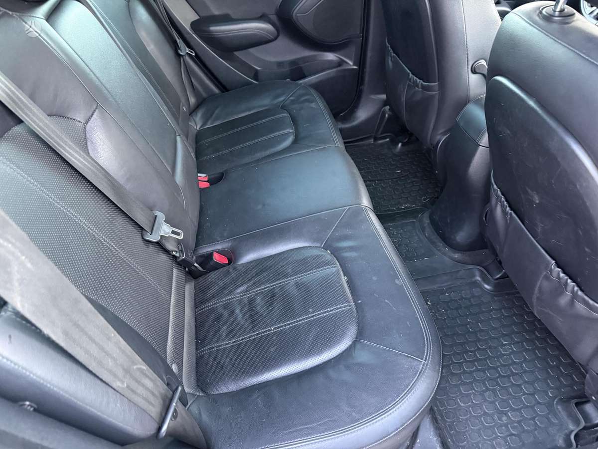 Hyundai ix35 2011 — photo 23