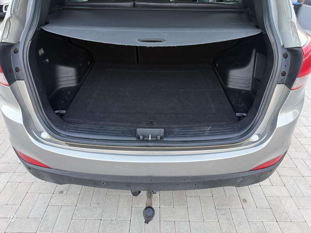 Hyundai ix35 2011 — photo 24