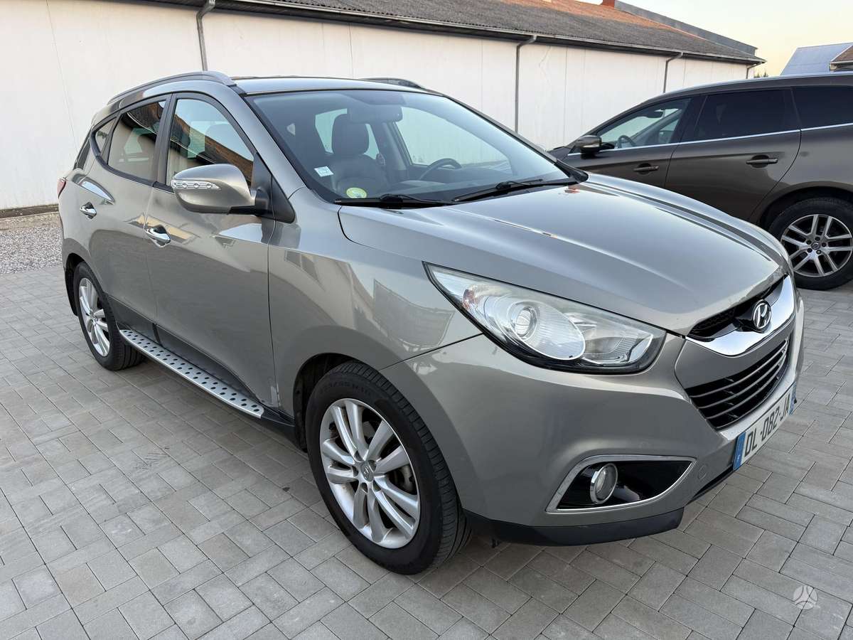 Hyundai ix35 2011 — interior