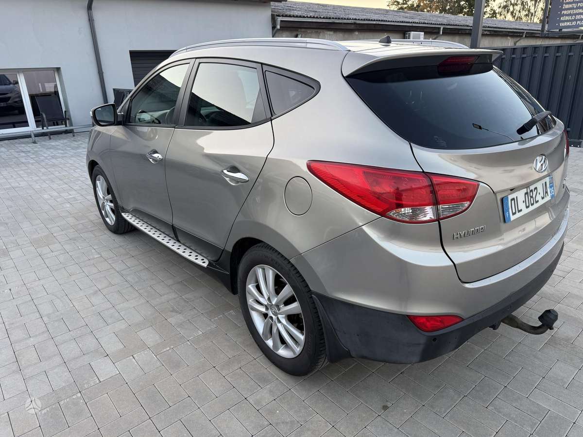Hyundai ix35 2011 — photo 7