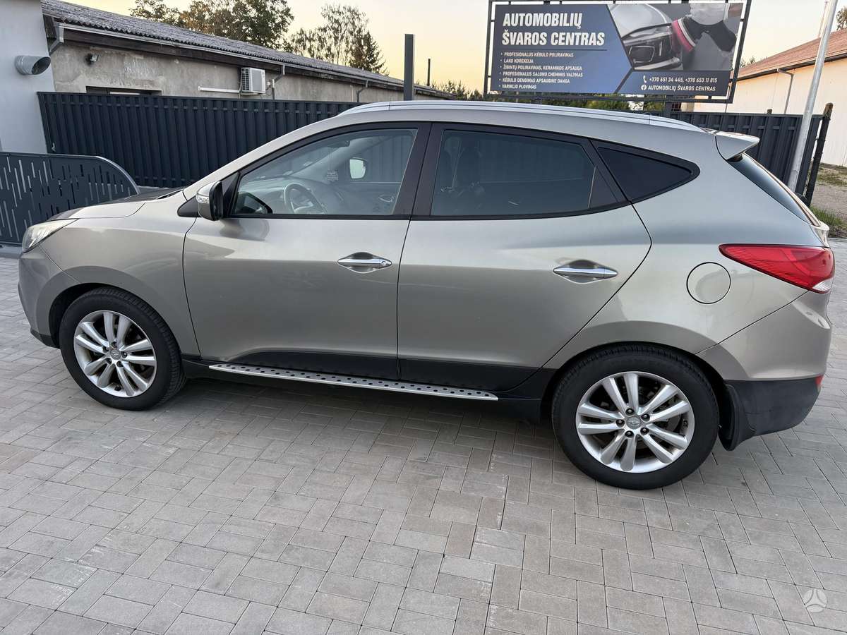 Hyundai ix35 2011 — photo 8