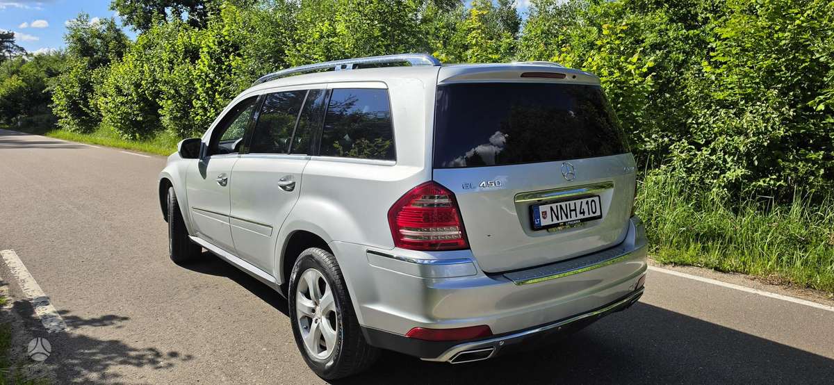 Mercedes-Benz GL450 2010 — engine 4664 cm³, 340 HP (250kW)