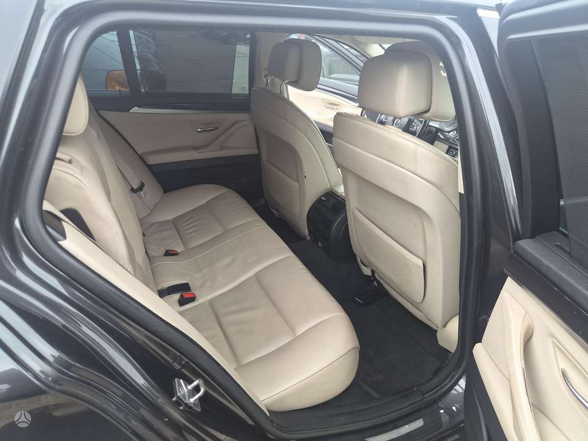 BMW 520 2011 — photo 14