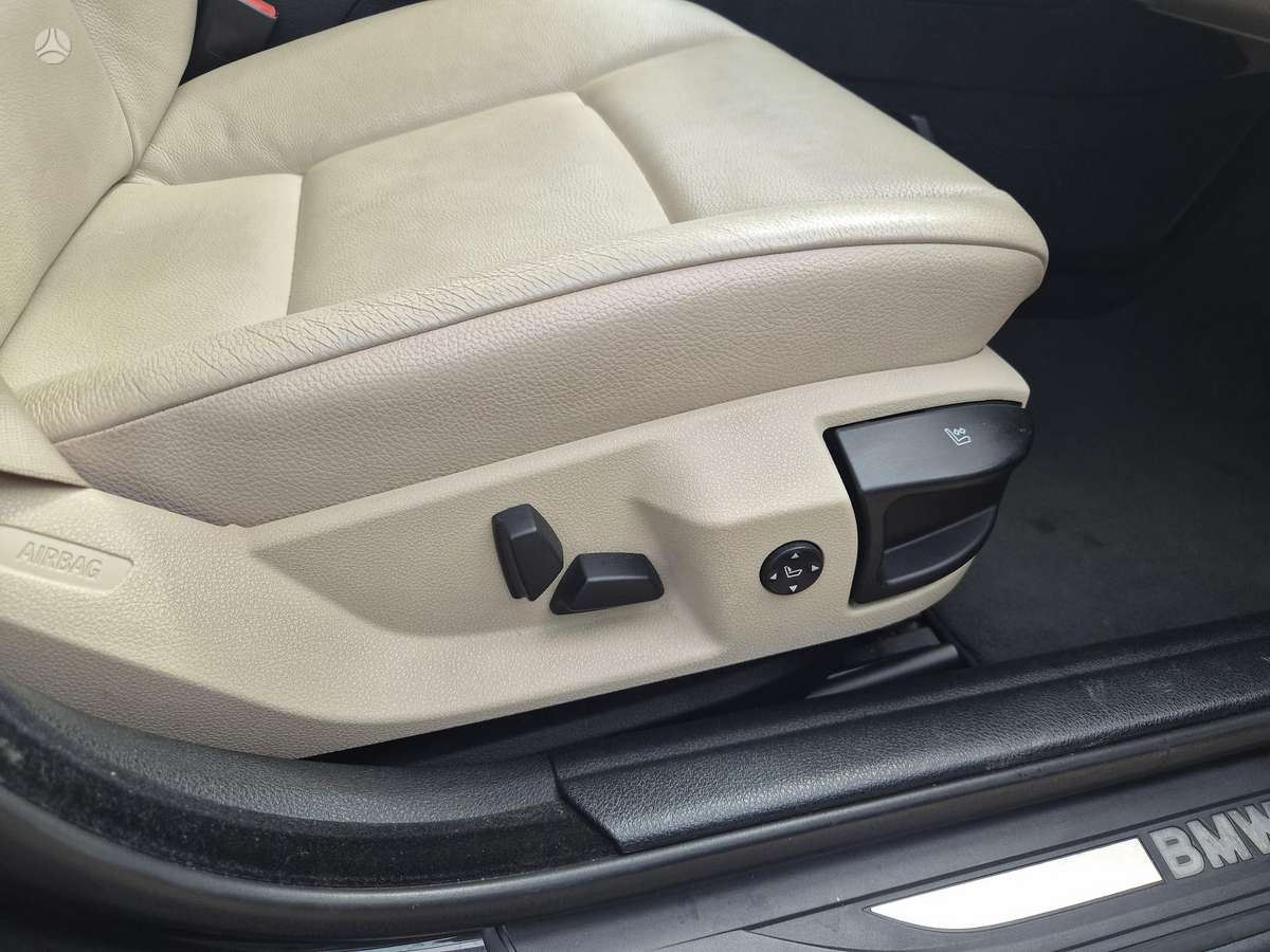 BMW 520 2011 — photo 15