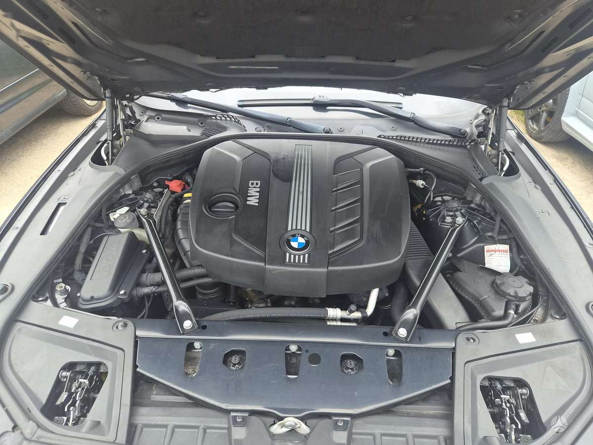 BMW 520 2011 — photo 19