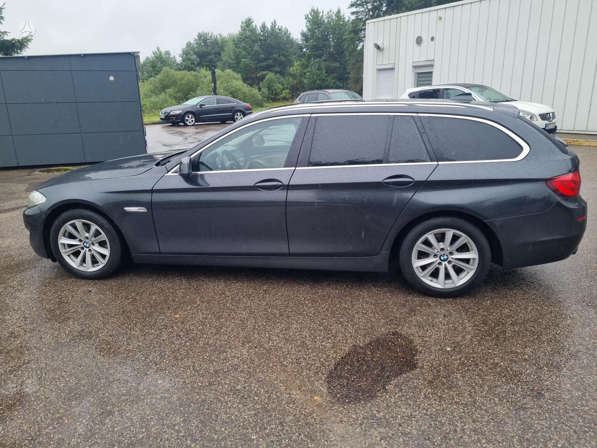 BMW 520 2011 — photo 7