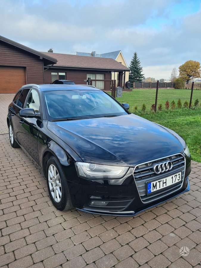 Audi A4 2013 — двигун 1968 cm³, 143 HP (105kW)
