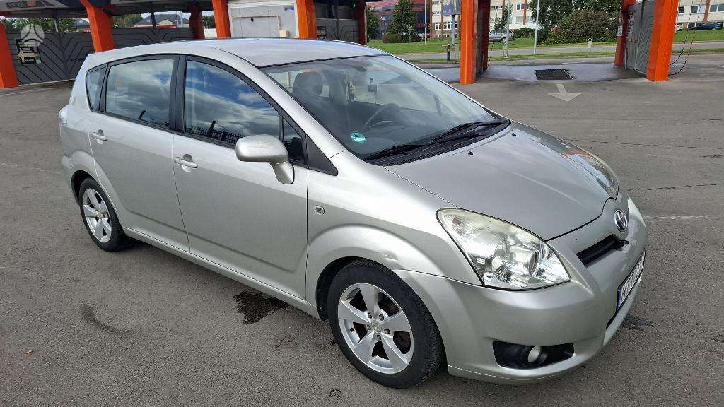 Toyota Corolla 2007 — вигляд ззаду