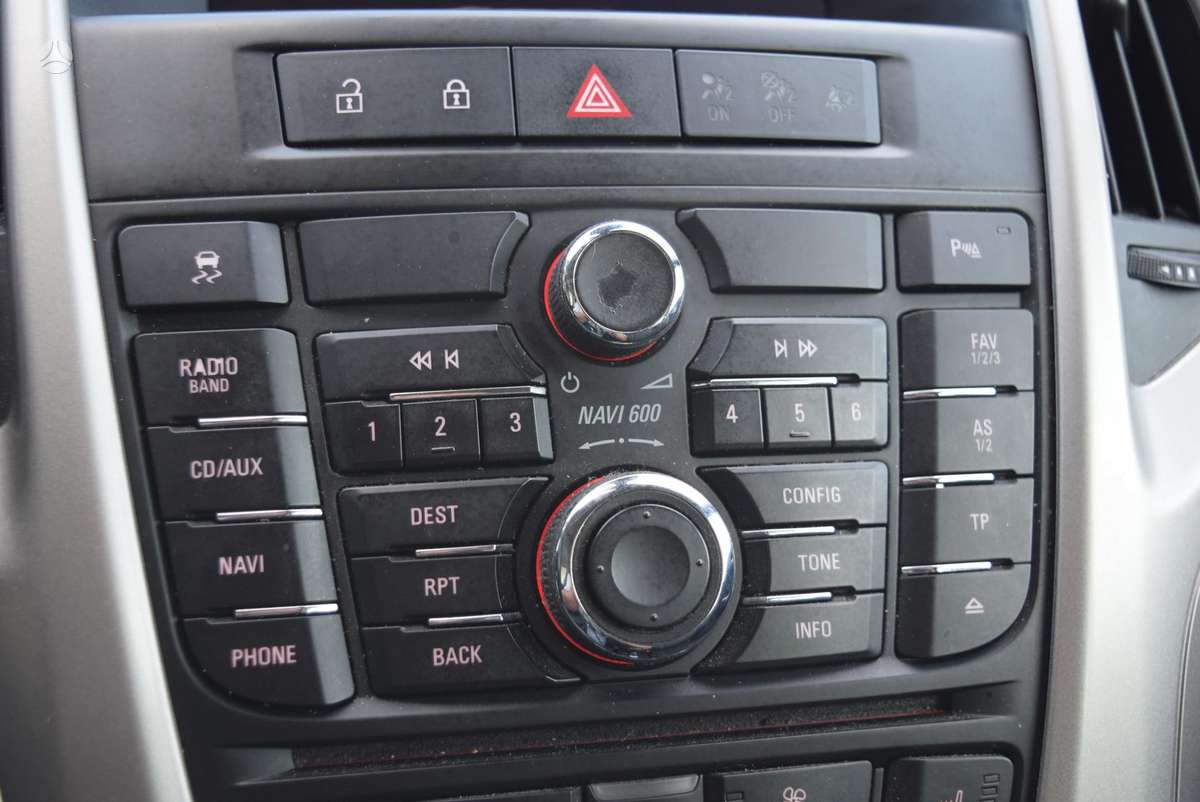 Opel Astra 2013 — photo 15