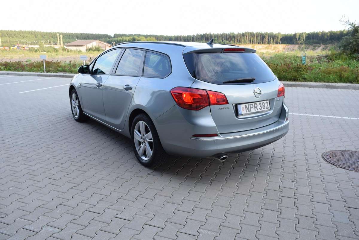 Opel Astra 2013 — photo 5