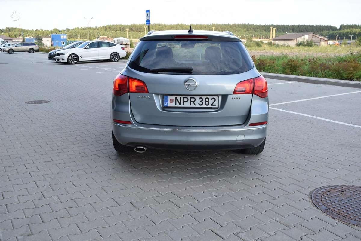 Opel Astra 2013 — photo 6