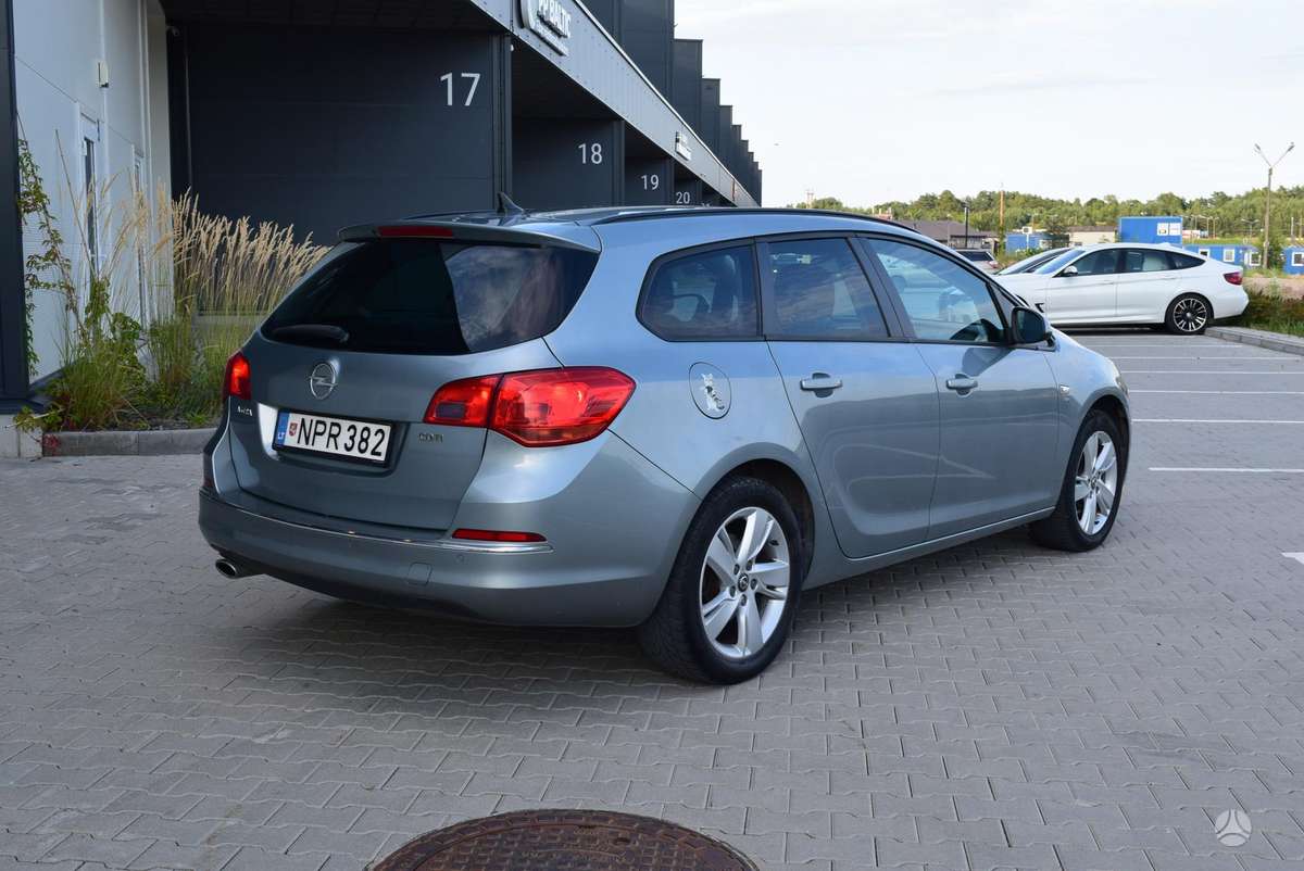 Opel Astra 2013 — photo 7