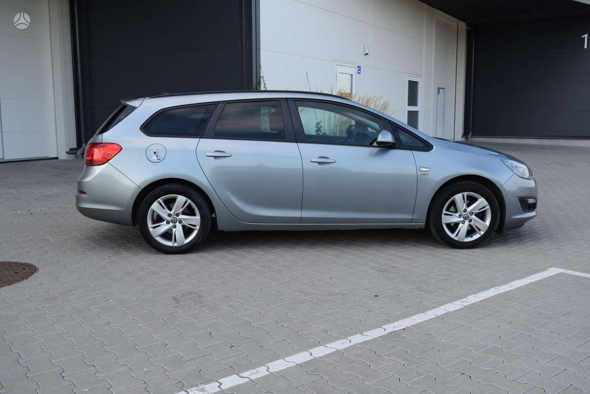 Opel Astra 2013 — photo 8
