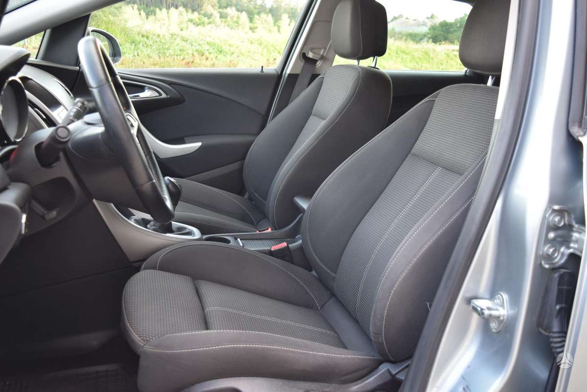 Opel Astra 2013 — photo 9